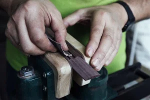 comprar una guitarra hecha a mano