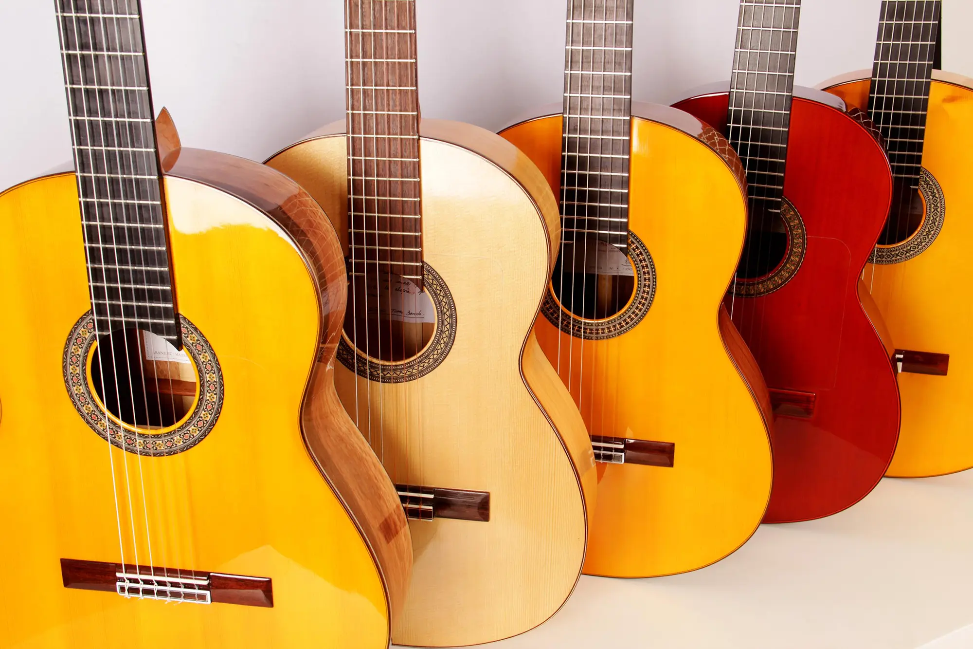 precio de guitarra española en españa